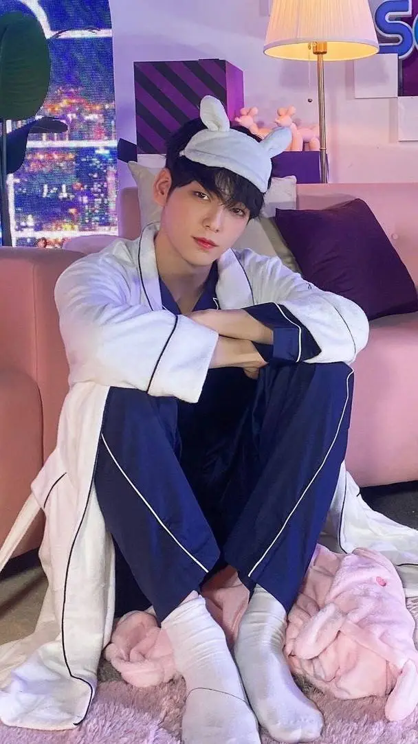 ai character: 𝐒𝐎𝐎𝐁𝐈𝐍♡ background
