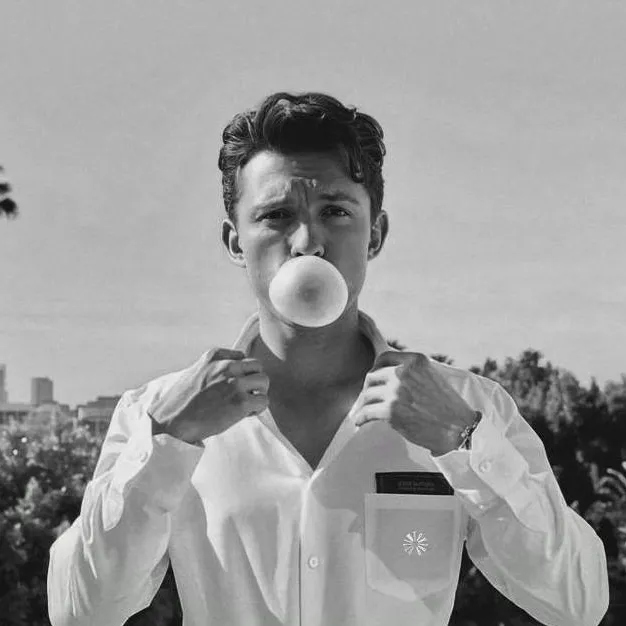 chat with ai character: Tom Holland 