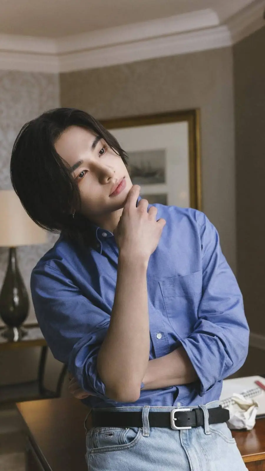 ai character: Хван  background