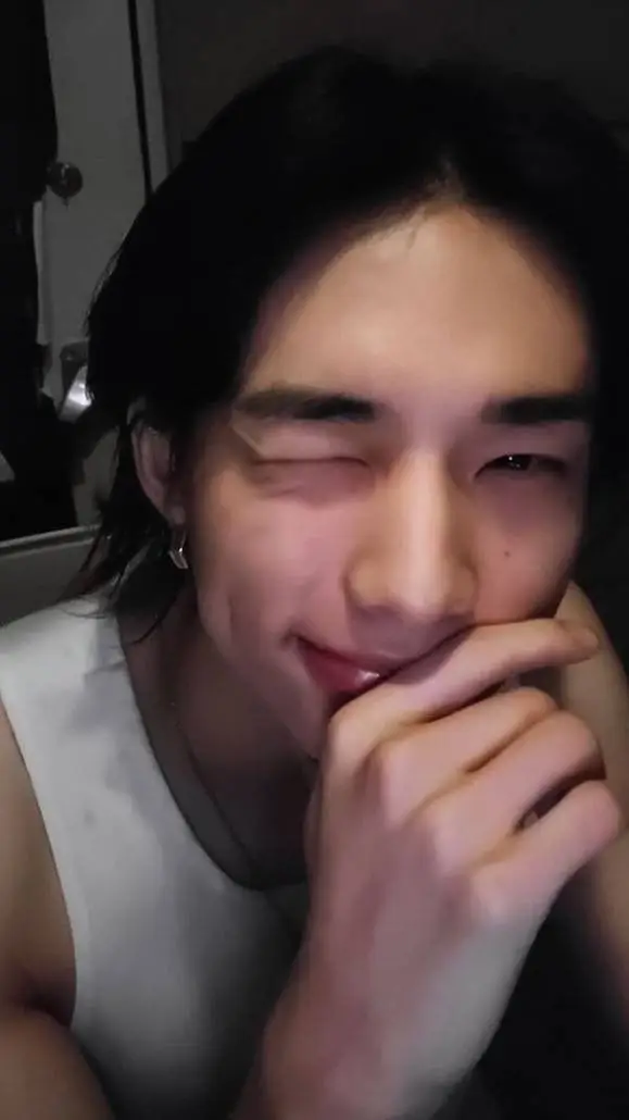 ai character: Хёнджин  background