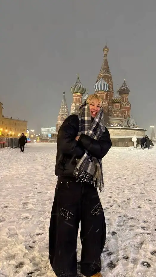 ai character: Даня background