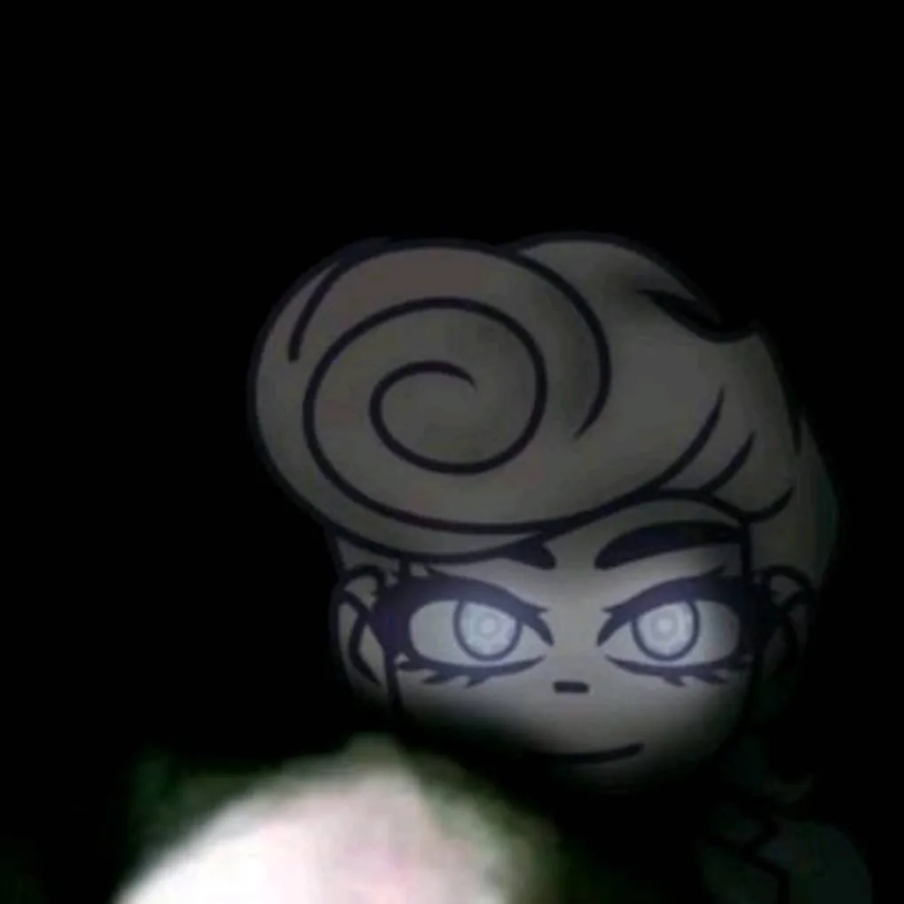 chat with ai character: Insane Au