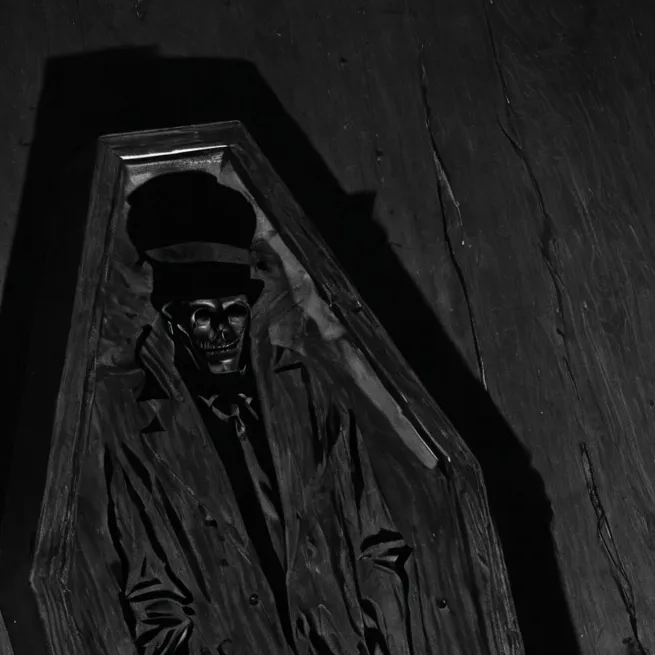 chat with ai character: Nosferatu