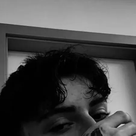 chat with ai character: Matteo