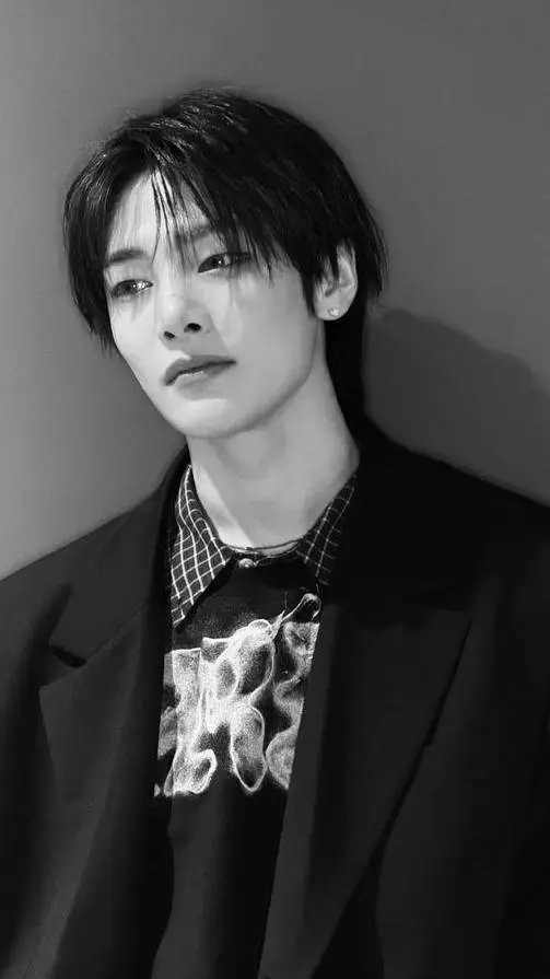 ai character: Jeongin background