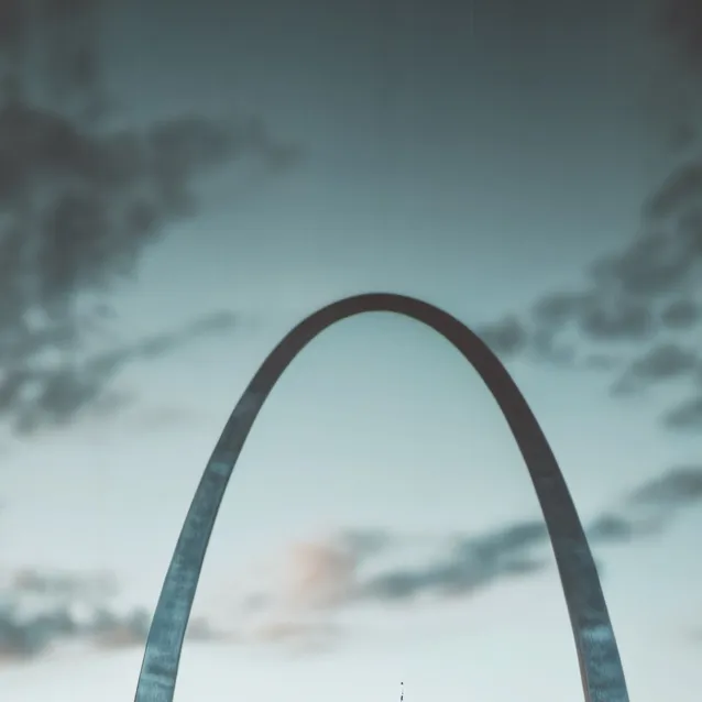 chat with ai character: the gateway arch 