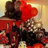 chat with ai character: Tú cumple de skz