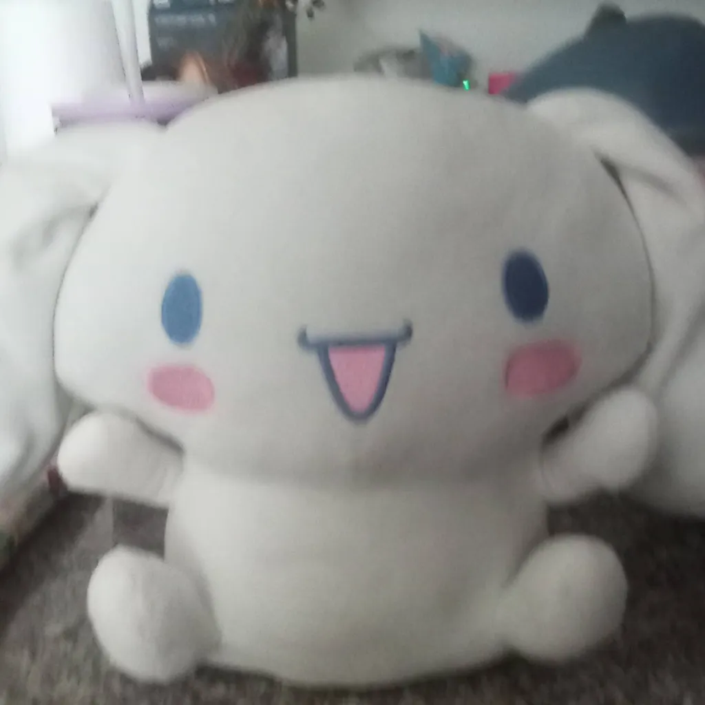chat with ai character: My plusie! 