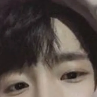 chat with ai character: Min ho