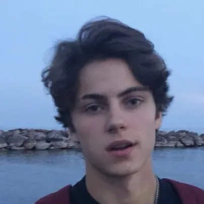 chat with ai character: Matthew