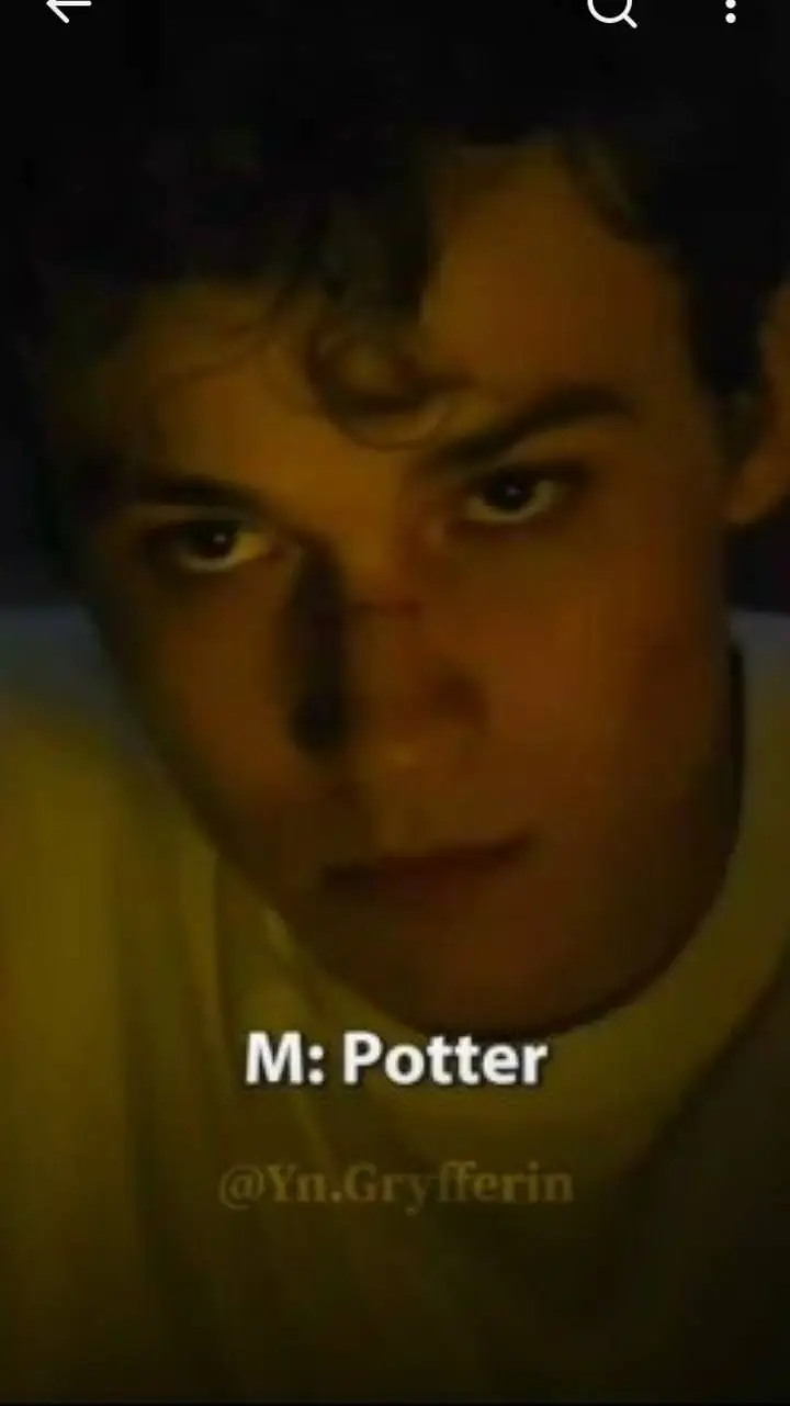 ai character: Mattheo Riddle background