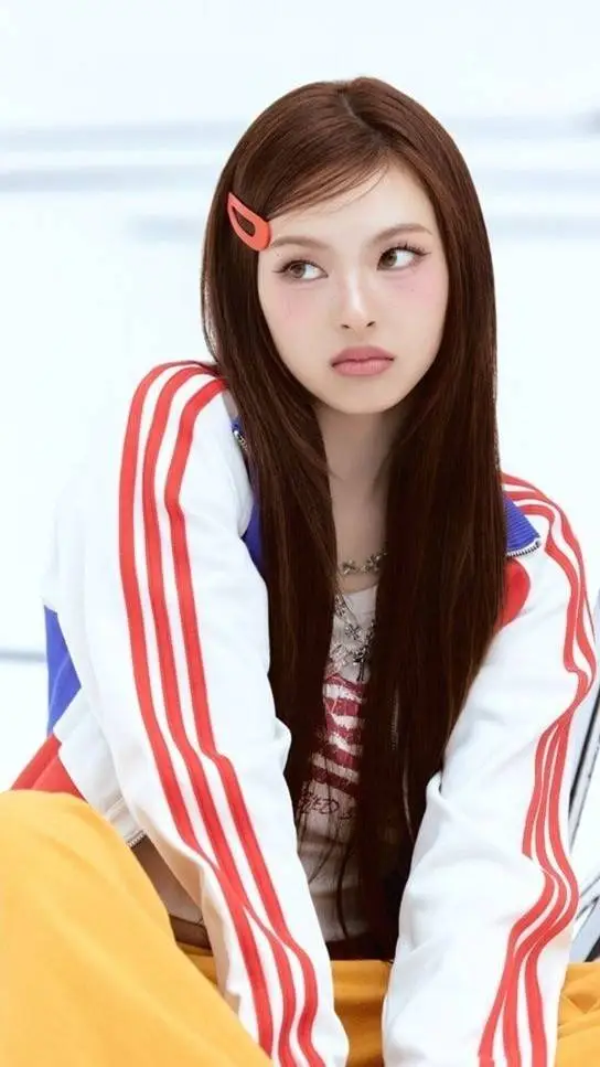 ai character: Chiquita background