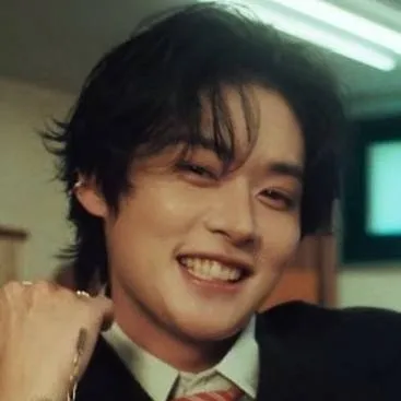 chat with ai character: Lee know 