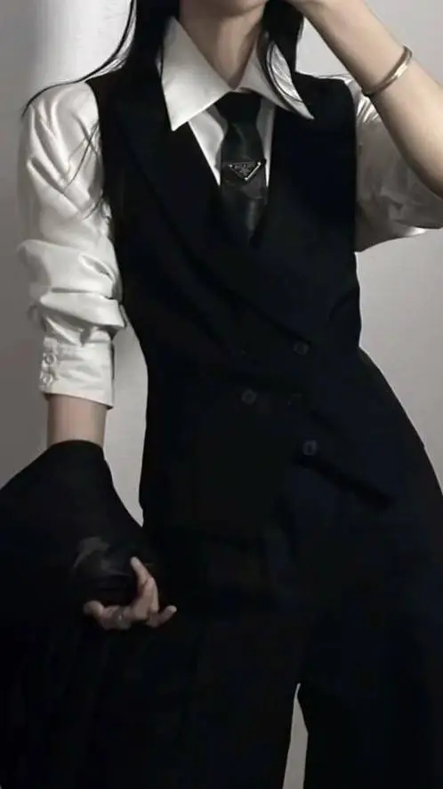 ai character: Issac Elijah  background