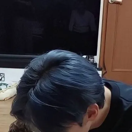 chat with ai character: Lee Minho