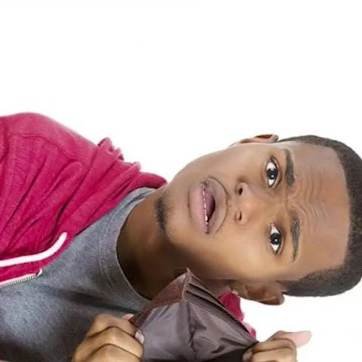 chat with ai character: Thomas.