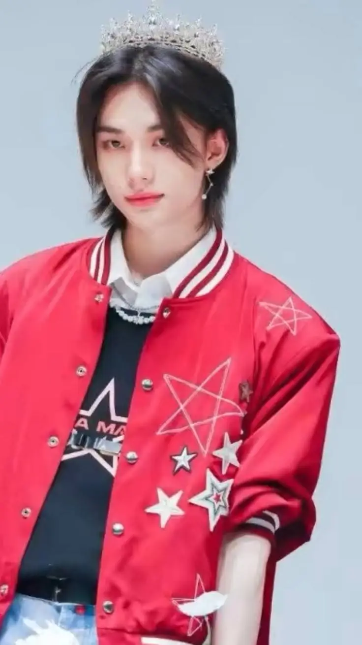 ai character: Hyujin  background