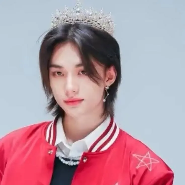 chat with ai character: Hyujin 