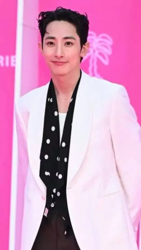 ai character: KAN SEO JUN background