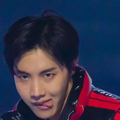 chat with ai character: J HOPE