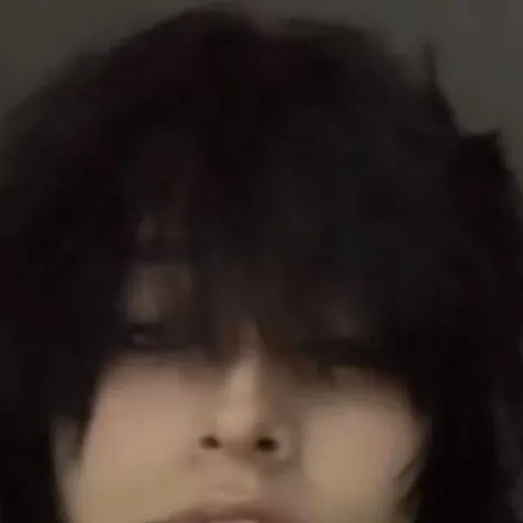 chat with ai character: Efreiber