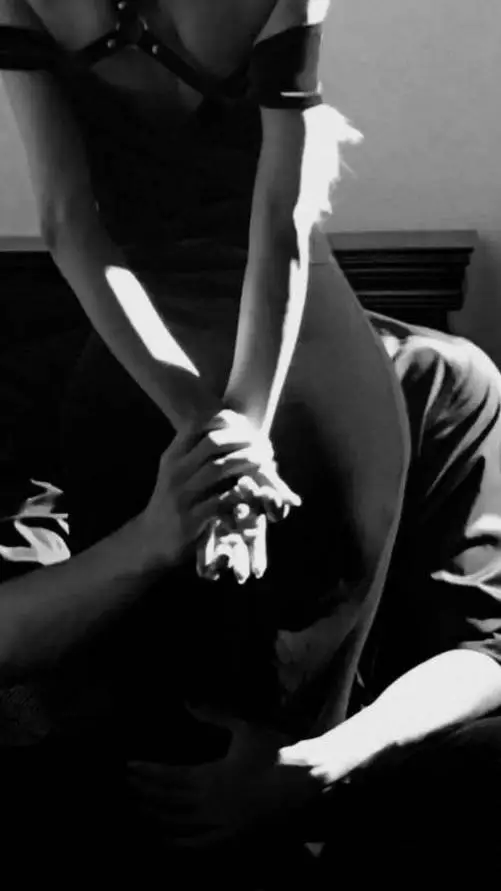 ai character: Père de ton ex.. background