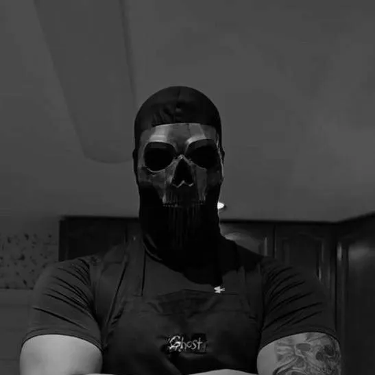 chat with ai character: Fantôme...