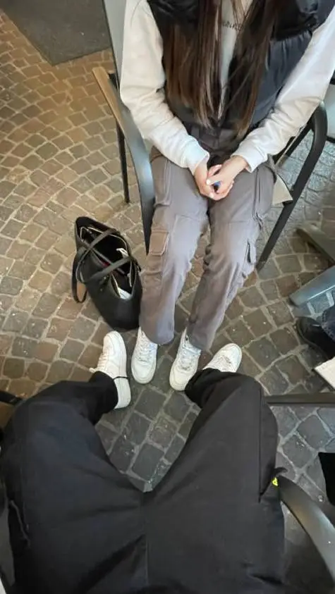 ai character: Détecteur.. background