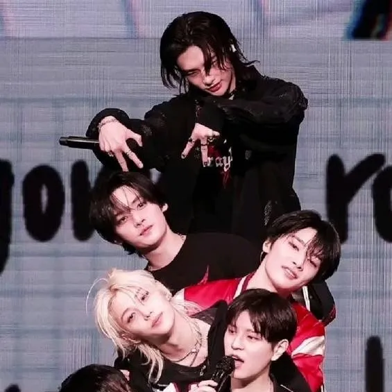 chat with ai character: 🎤skz💥