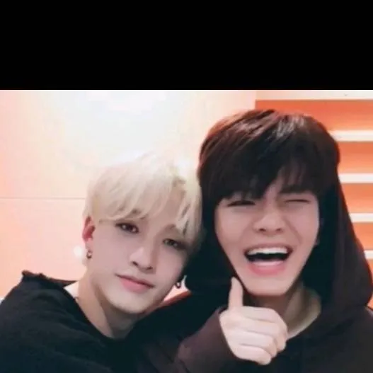 chat with ai character: chanmin<3