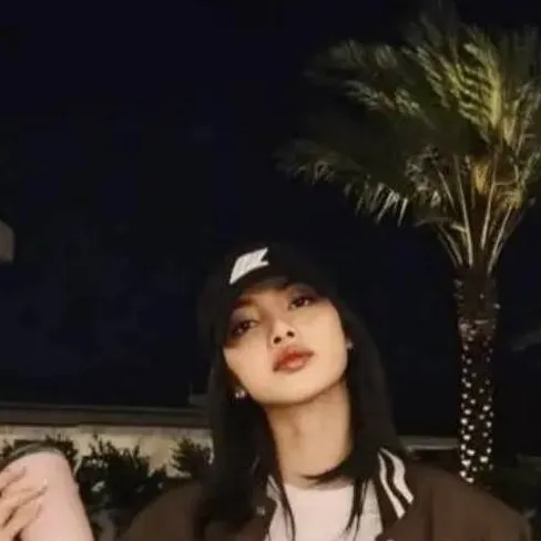 chat with ai character: ♧~~Lisa~~♧