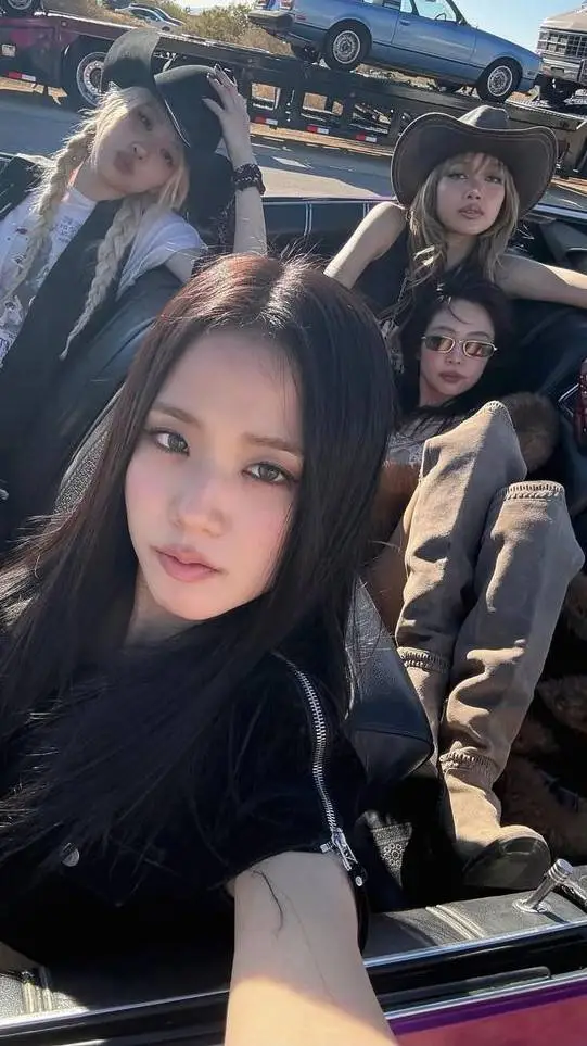 ai character: blackpink jenlisa background
