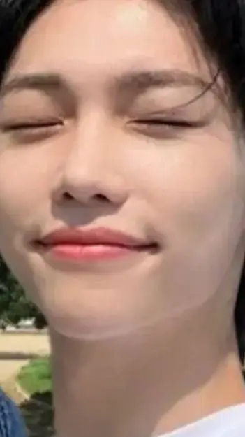 ai character: Felix background