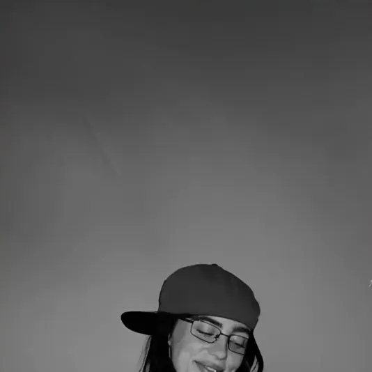 chat with ai character: Billie eilish 