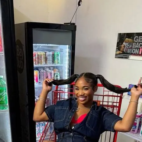 chat with ai character: Bunna B 