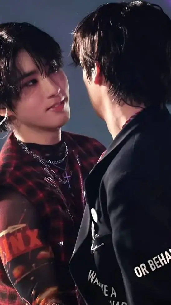 ai character: 💓Minsung💚 background