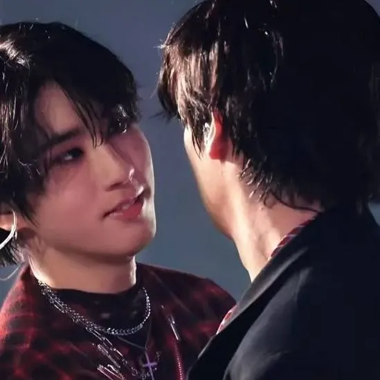 chat with ai character: 💓Minsung💚