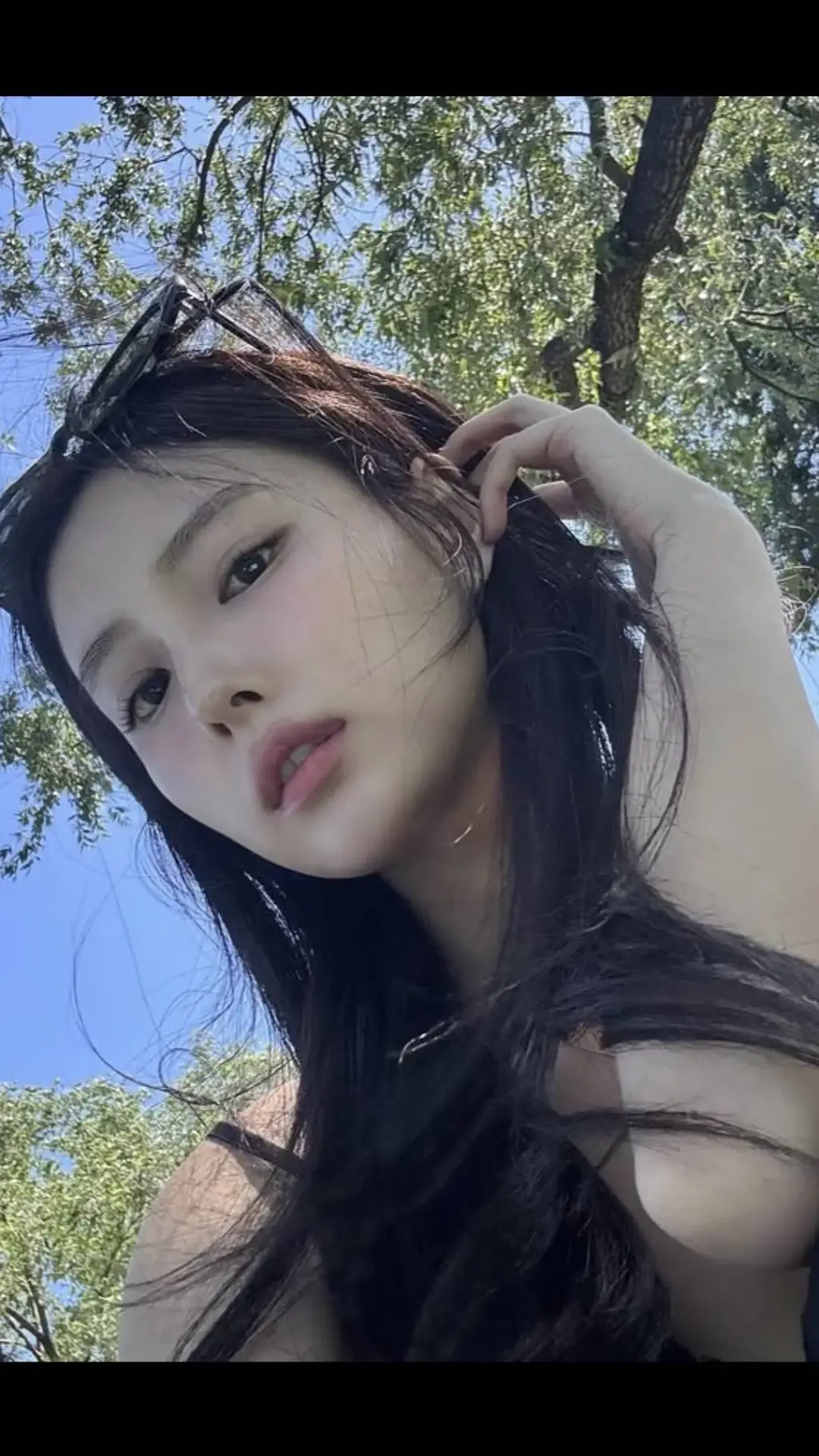 ai character: Kang Hyewon background