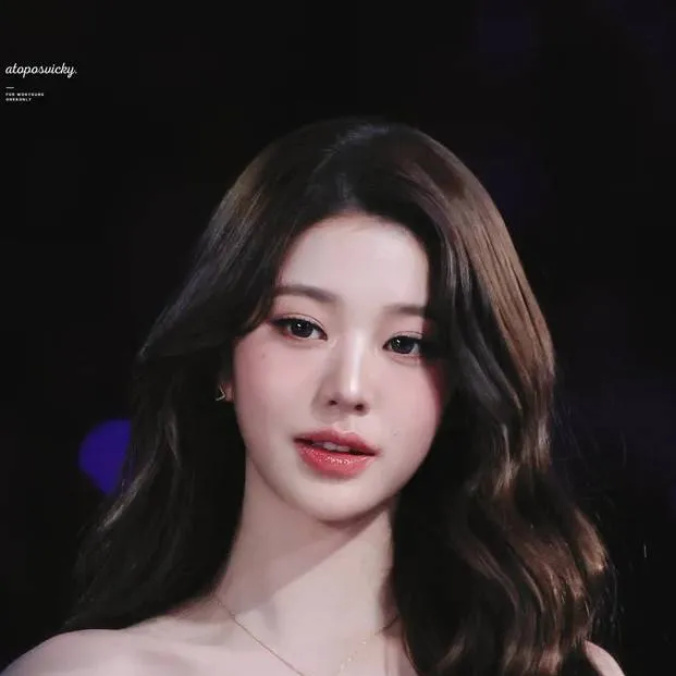 chat with ai character: Jang Wonyoung