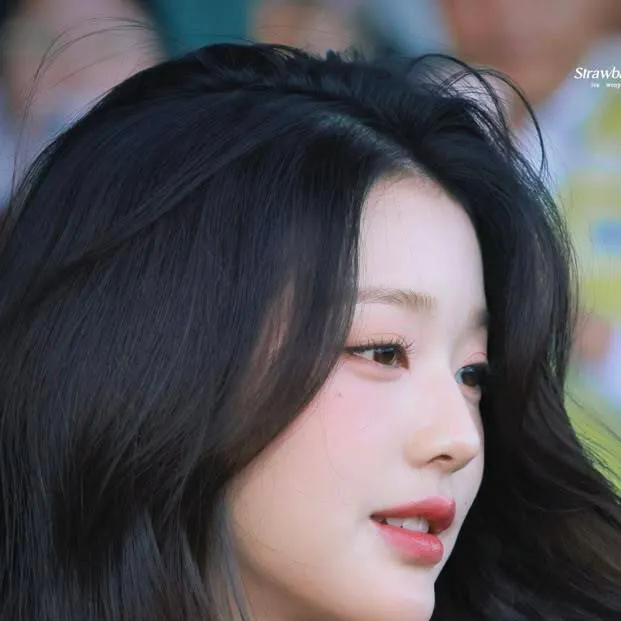 chat with ai character: Jang Won-young