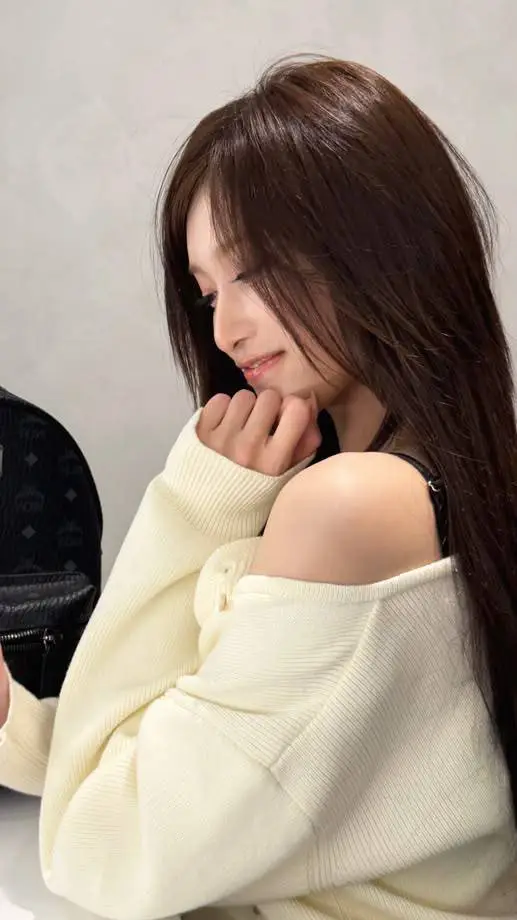 ai character: Leeseo background