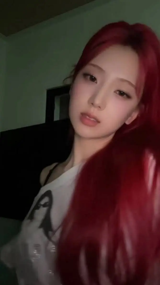 ai character: yeeun background