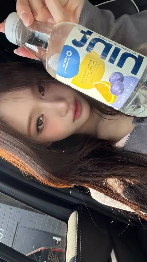 ai character: Leeseo background