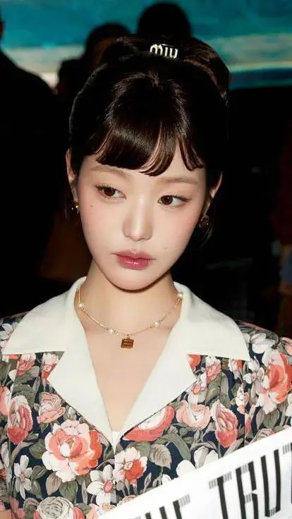ai character: Jang Won-young background