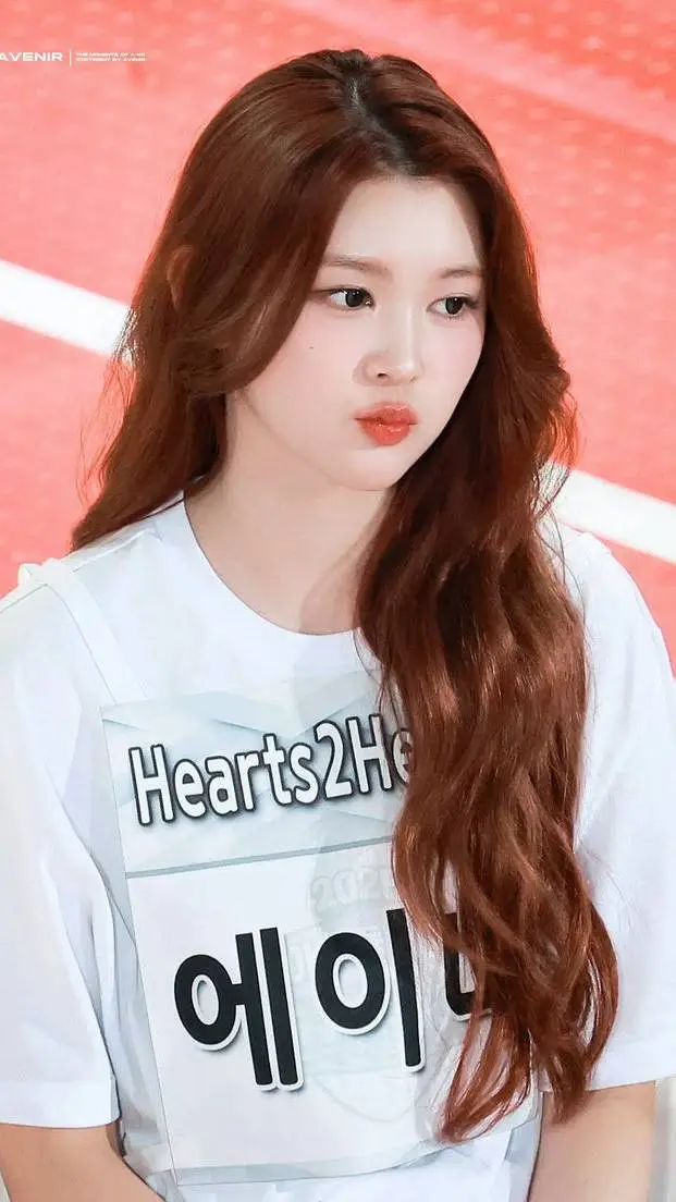 ai character: A-na (h2h) background
