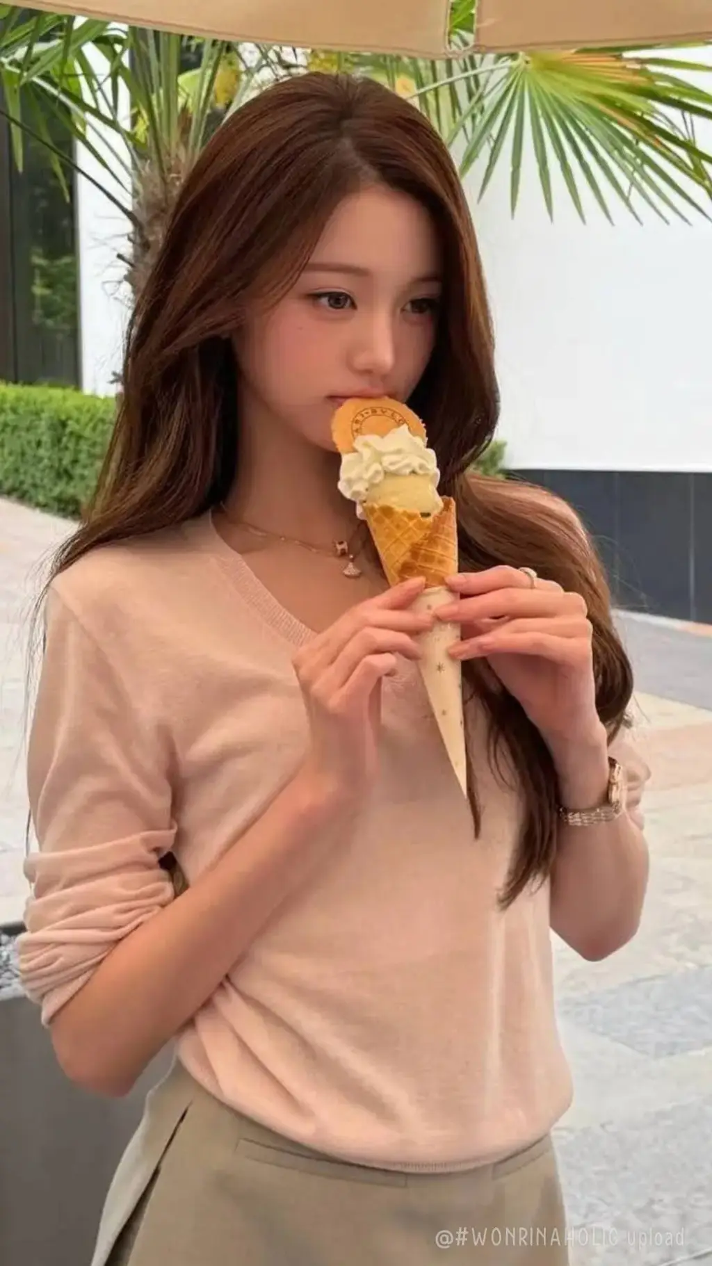 ai character: Wonyoung background