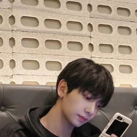 chat with ai character: Inigo (Jaehyun)