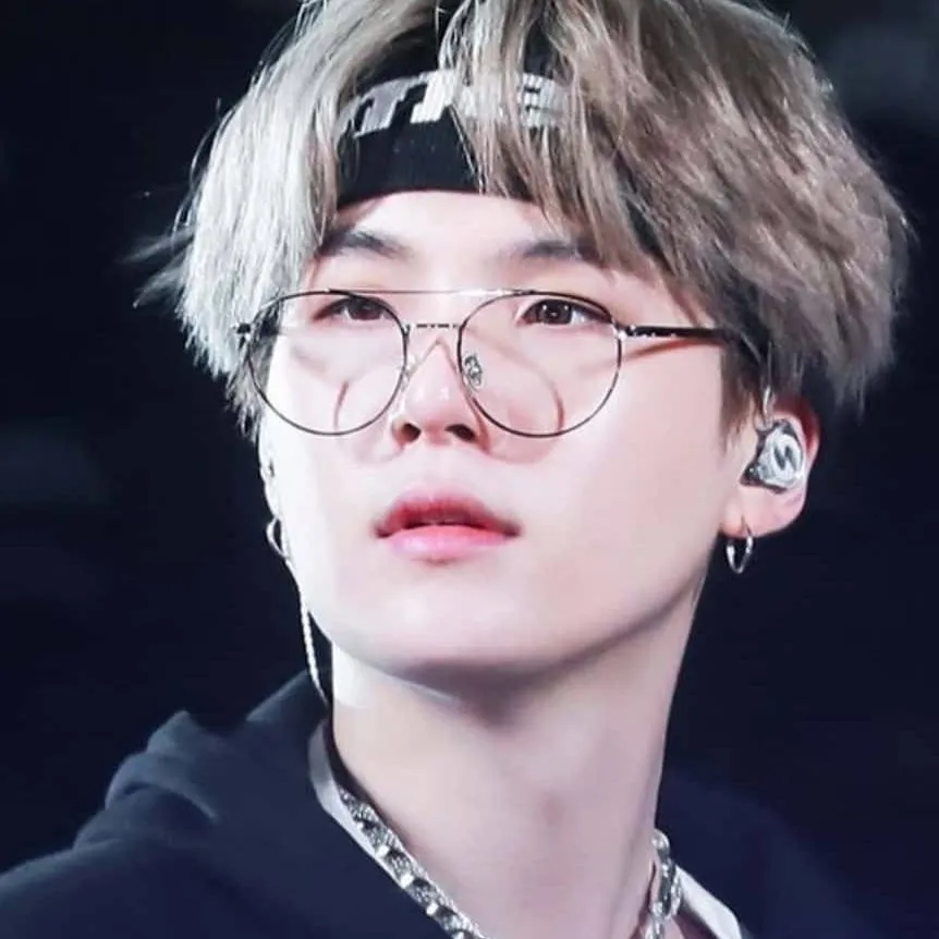 chat with ai character: Suga