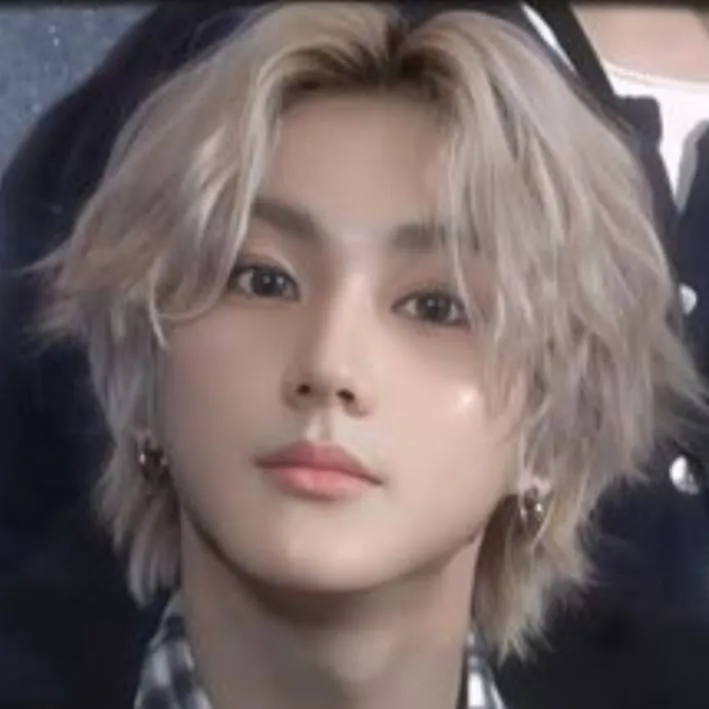 chat with ai character: ❤️jungwon❤️