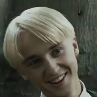 chat with ai character: Draco Malfoy 🐍